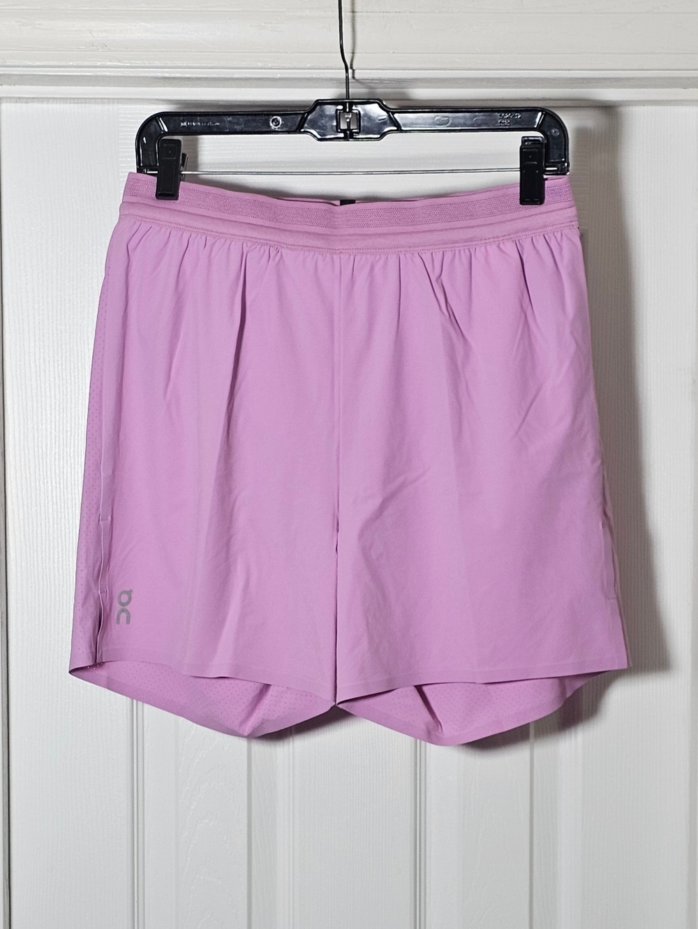 On Cloud Women's Performance Shorts 5" Inseam Size Small Sakura Pink Athletic